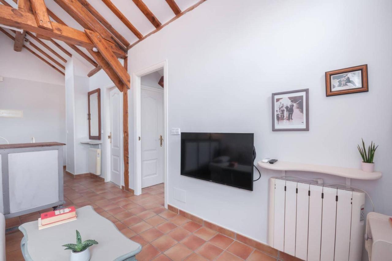 Cozy One-Bedroom Penthhouse La Latina Madrid Exteriör bild