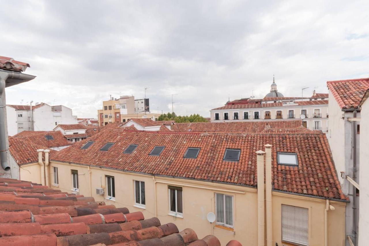 Cozy One-Bedroom Penthhouse La Latina Madrid Exteriör bild