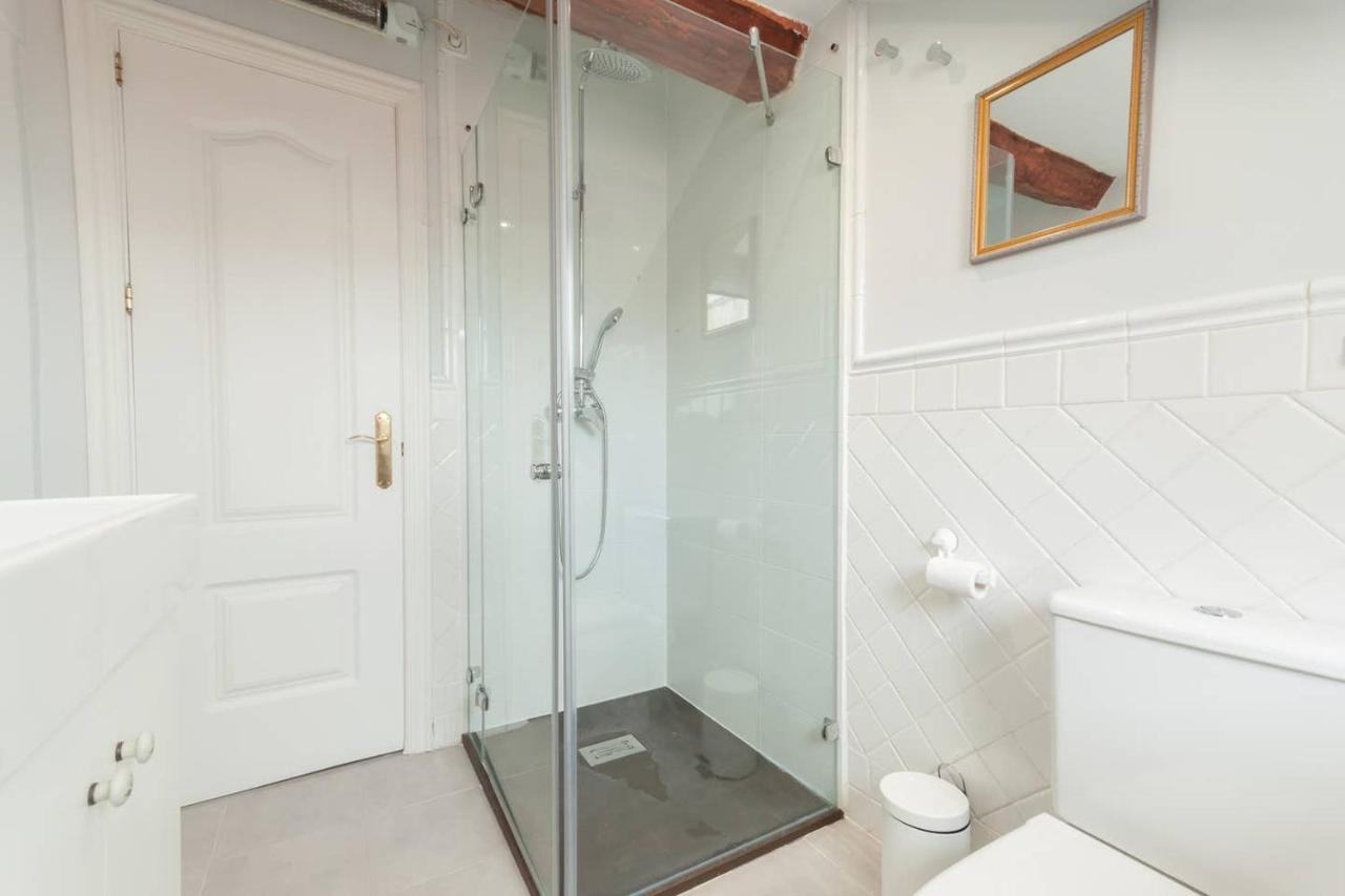 Cozy One-Bedroom Penthhouse La Latina Madrid Exteriör bild