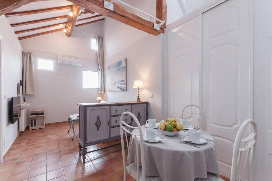 Cozy One-Bedroom Penthhouse La Latina Madrid Exteriör bild